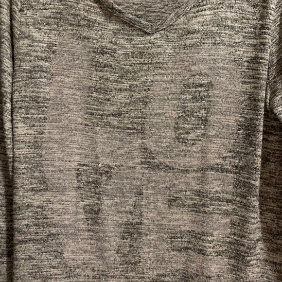 LOVE graphic sweater - Picture 2 of 3